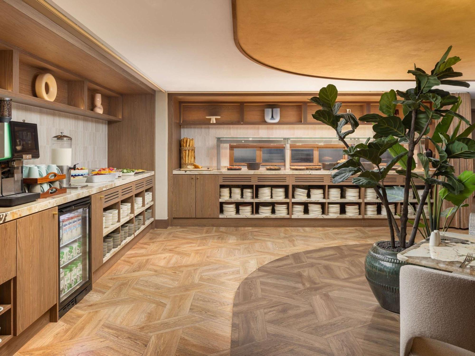 Mercure London Earls Court Екстериор снимка