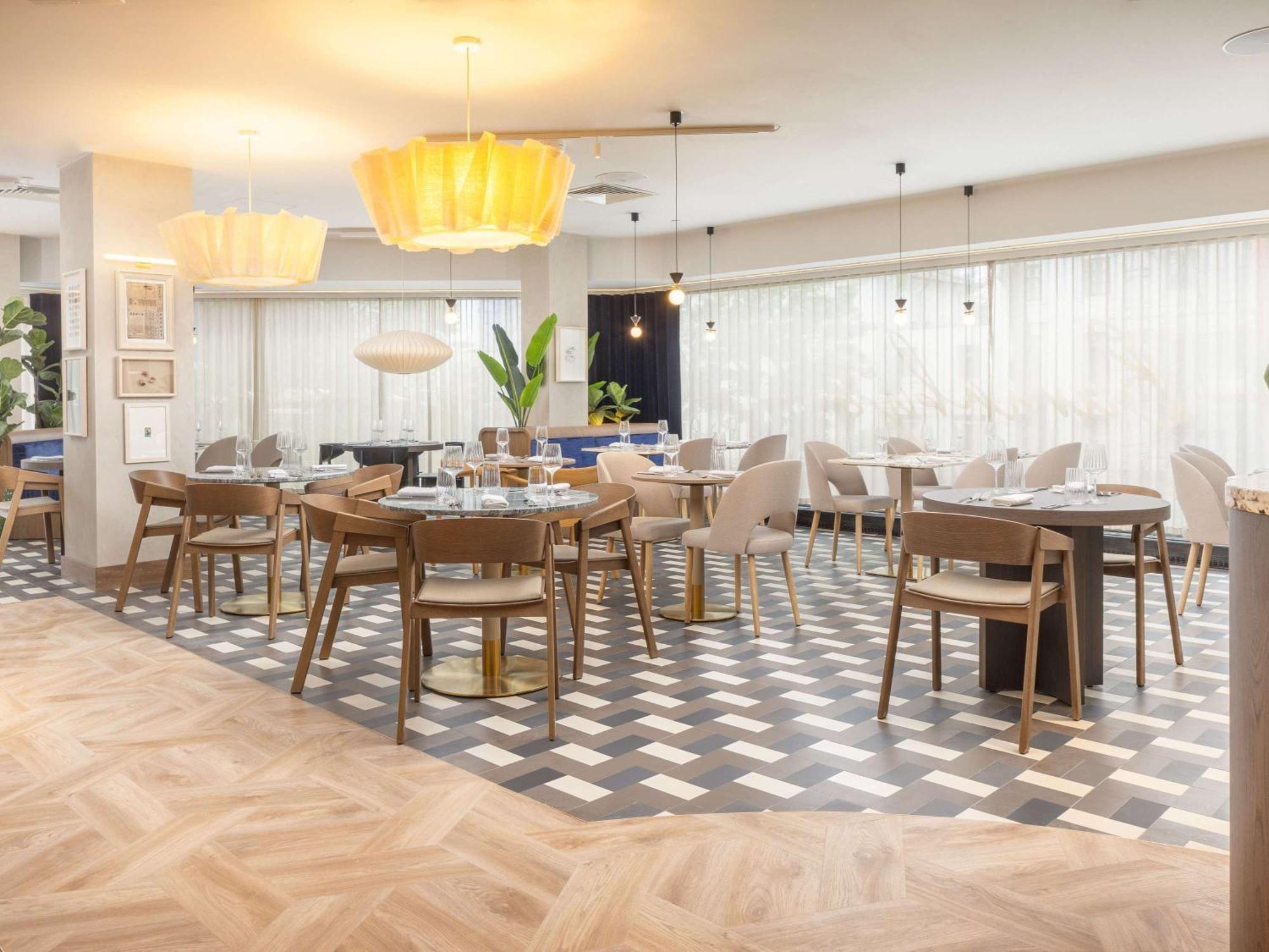 Mercure London Earls Court Екстериор снимка