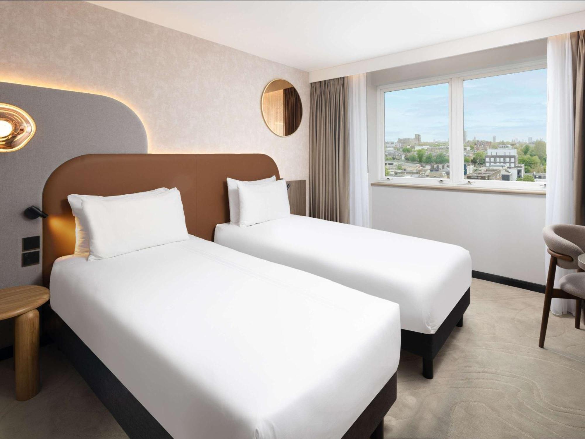 Mercure London Earls Court Екстериор снимка