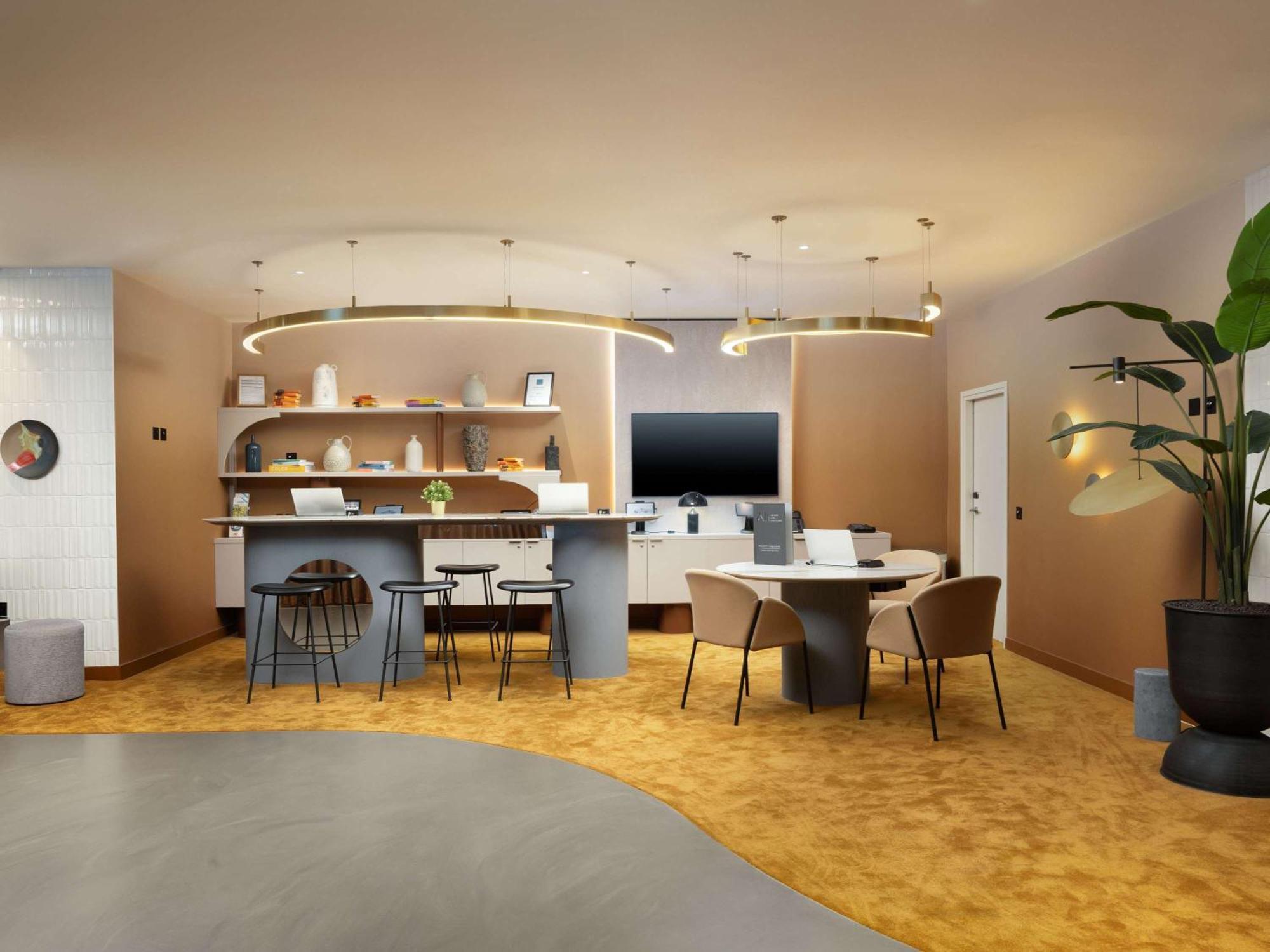 Mercure London Earls Court Екстериор снимка