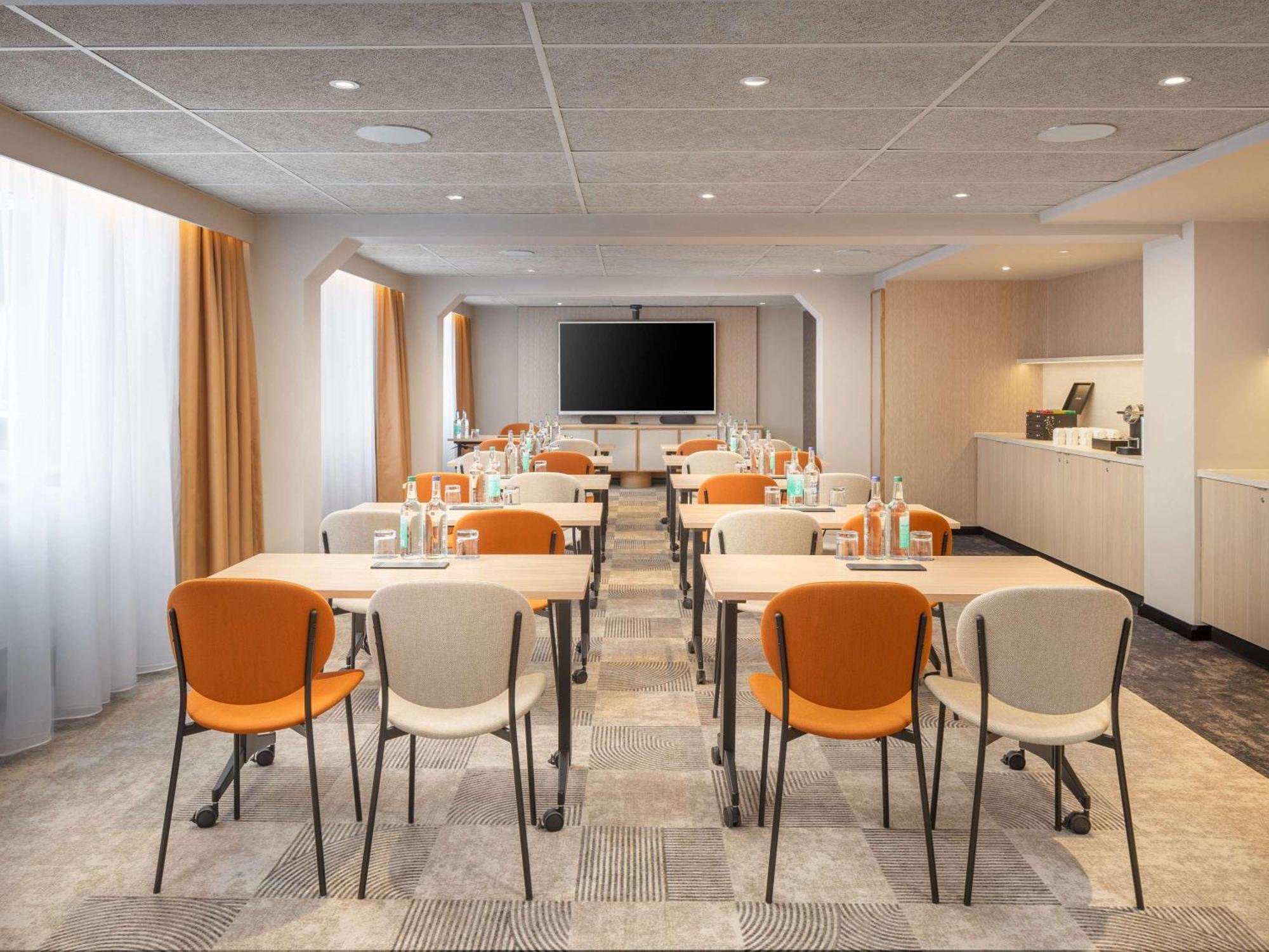 Mercure London Earls Court Екстериор снимка